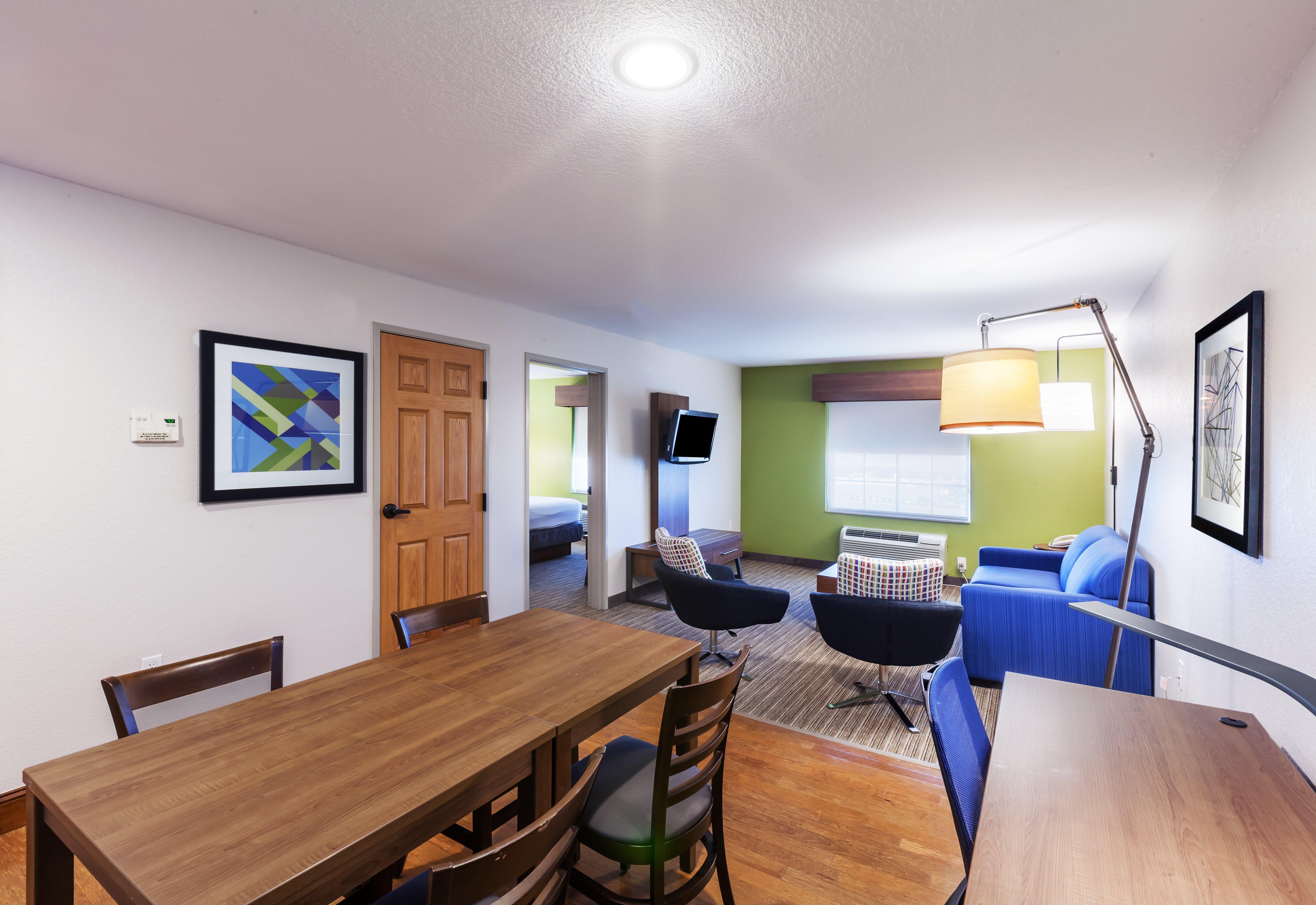 Holiday Inn Express & Suites Tulsa S Broken Arrow Hwy 51 By Ihg Exterior photo