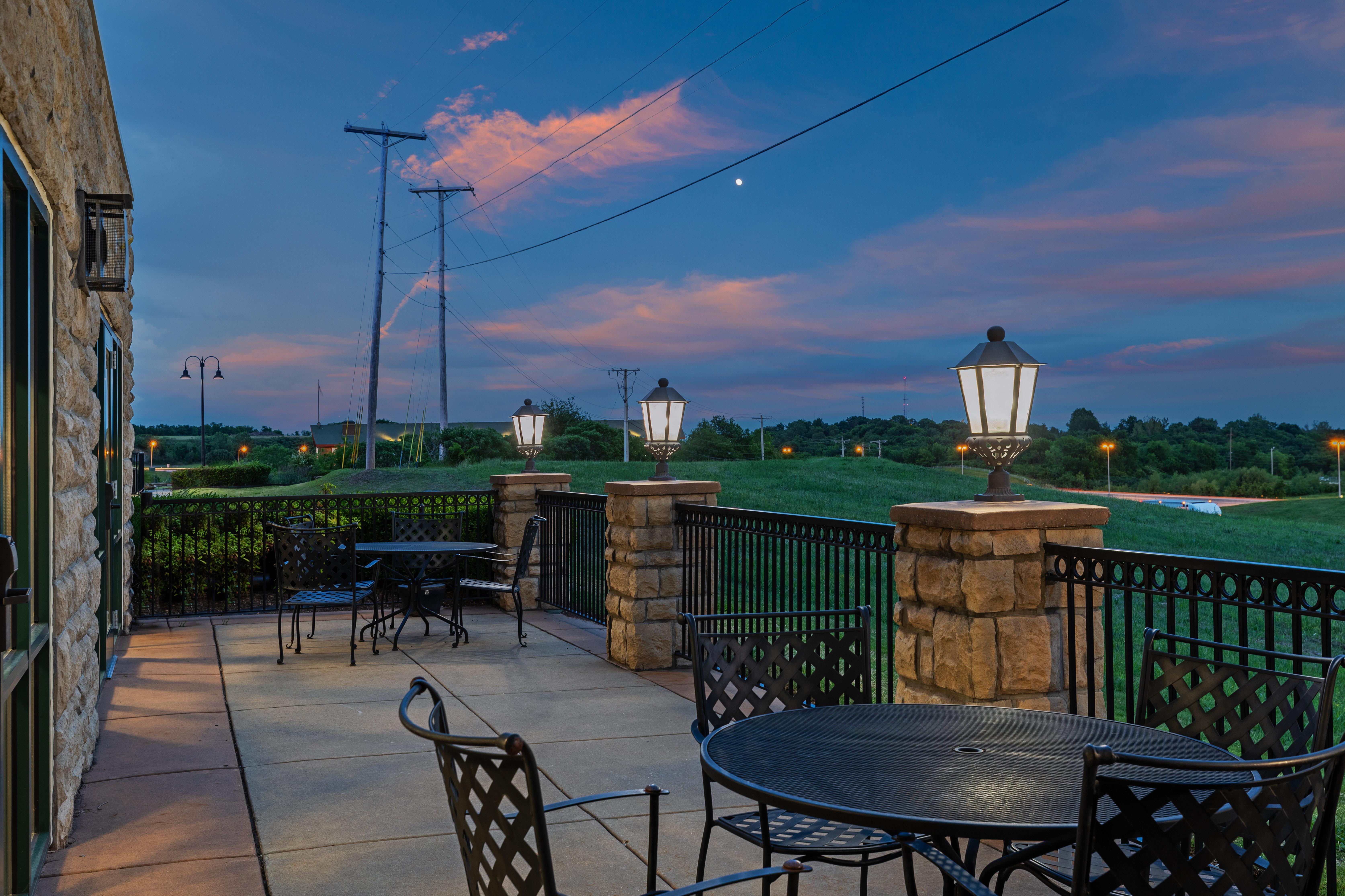 Holiday Inn Express & Suites Tulsa S Broken Arrow Hwy 51 By Ihg Exterior photo