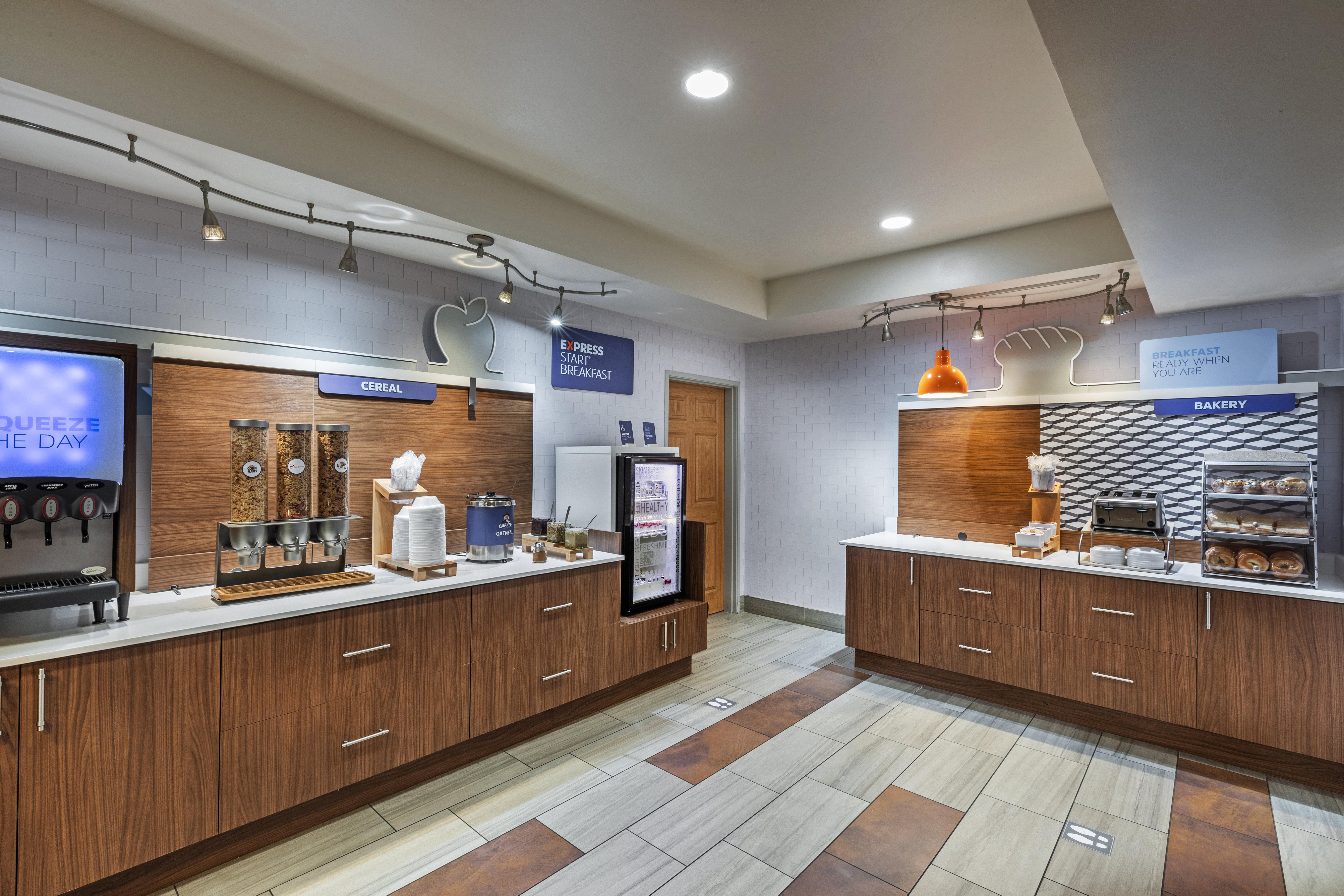 Holiday Inn Express & Suites Tulsa S Broken Arrow Hwy 51 By Ihg Exterior photo