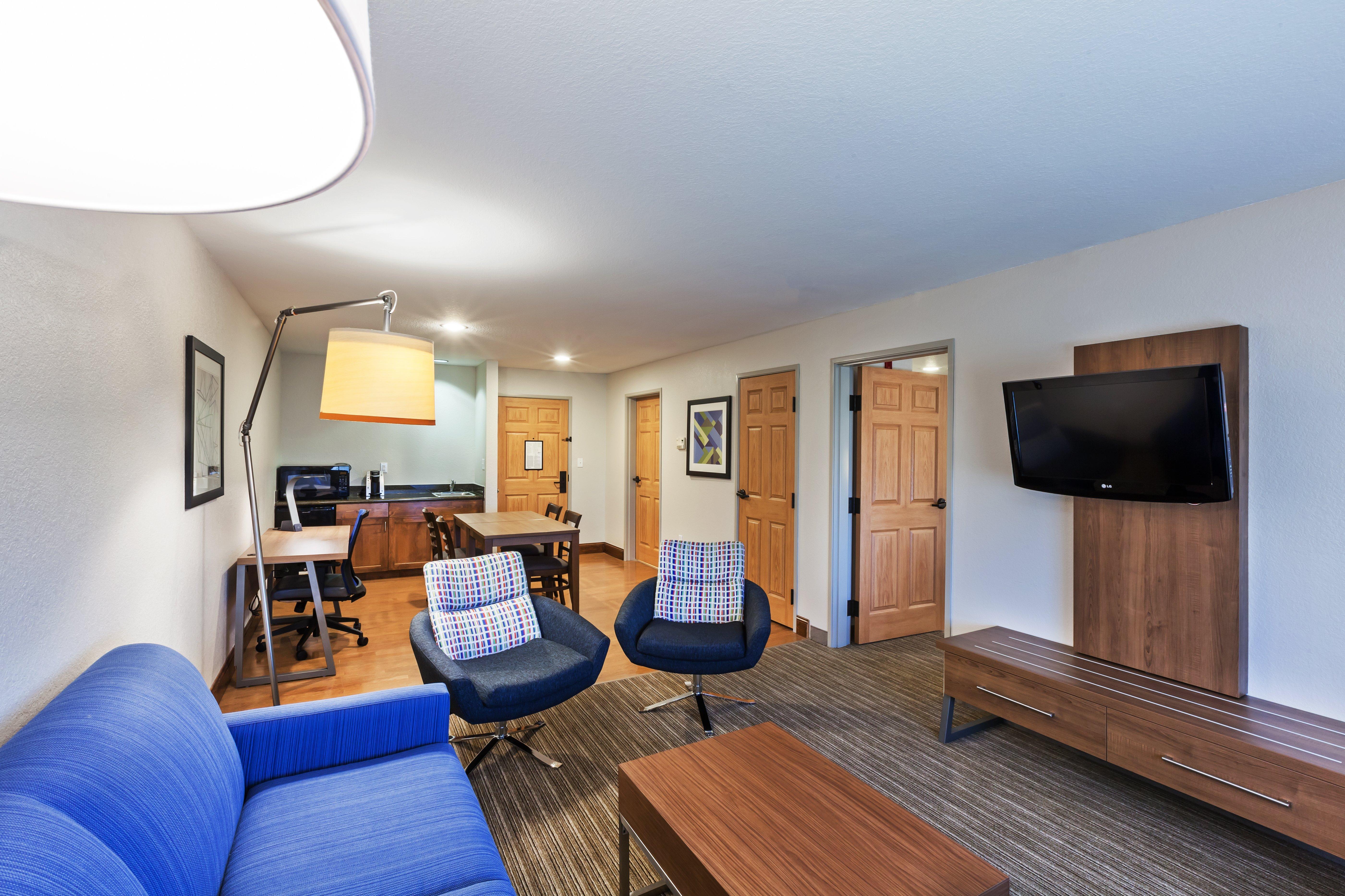 Holiday Inn Express & Suites Tulsa S Broken Arrow Hwy 51 By Ihg Exterior photo