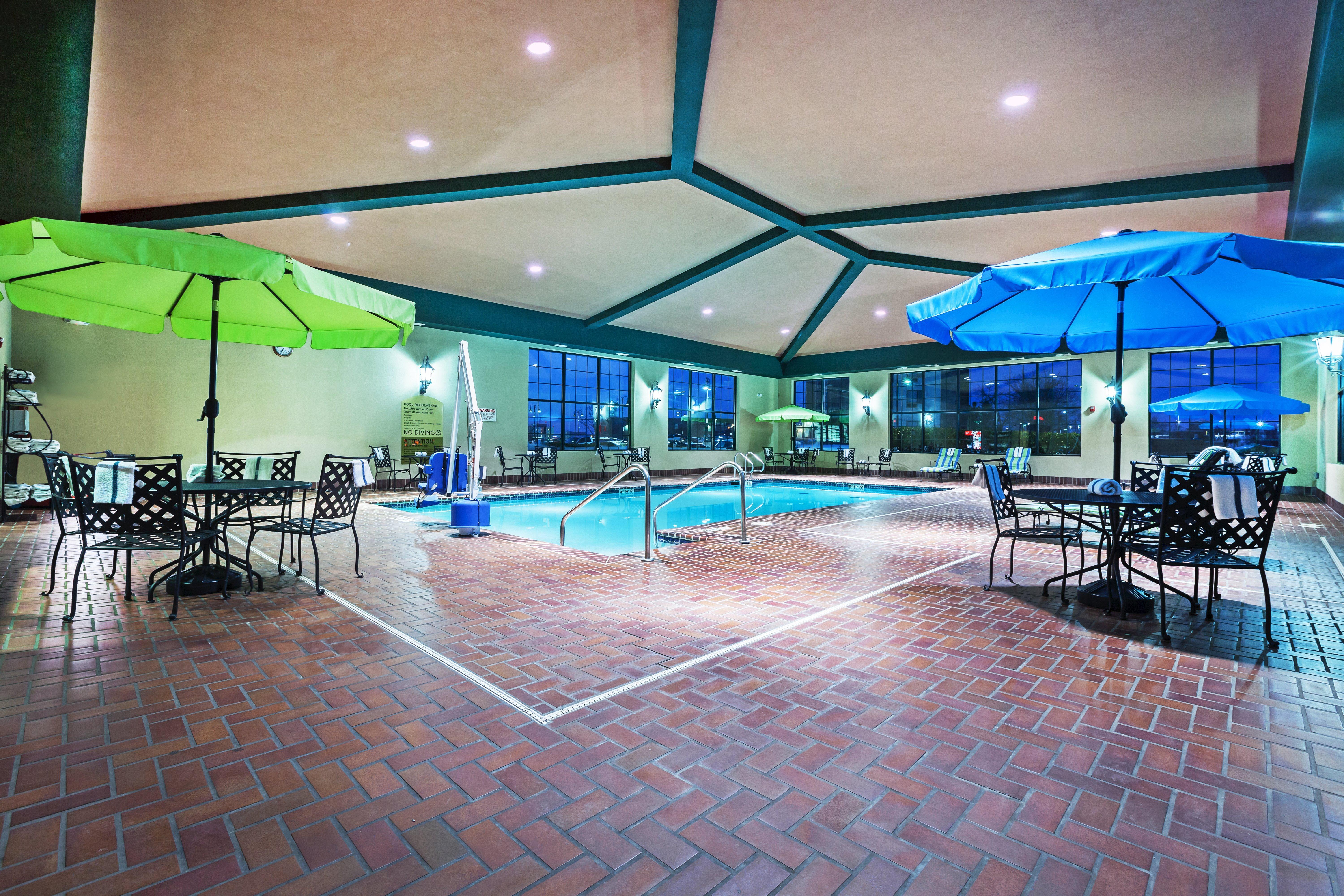 Holiday Inn Express & Suites Tulsa S Broken Arrow Hwy 51 By Ihg Exterior photo