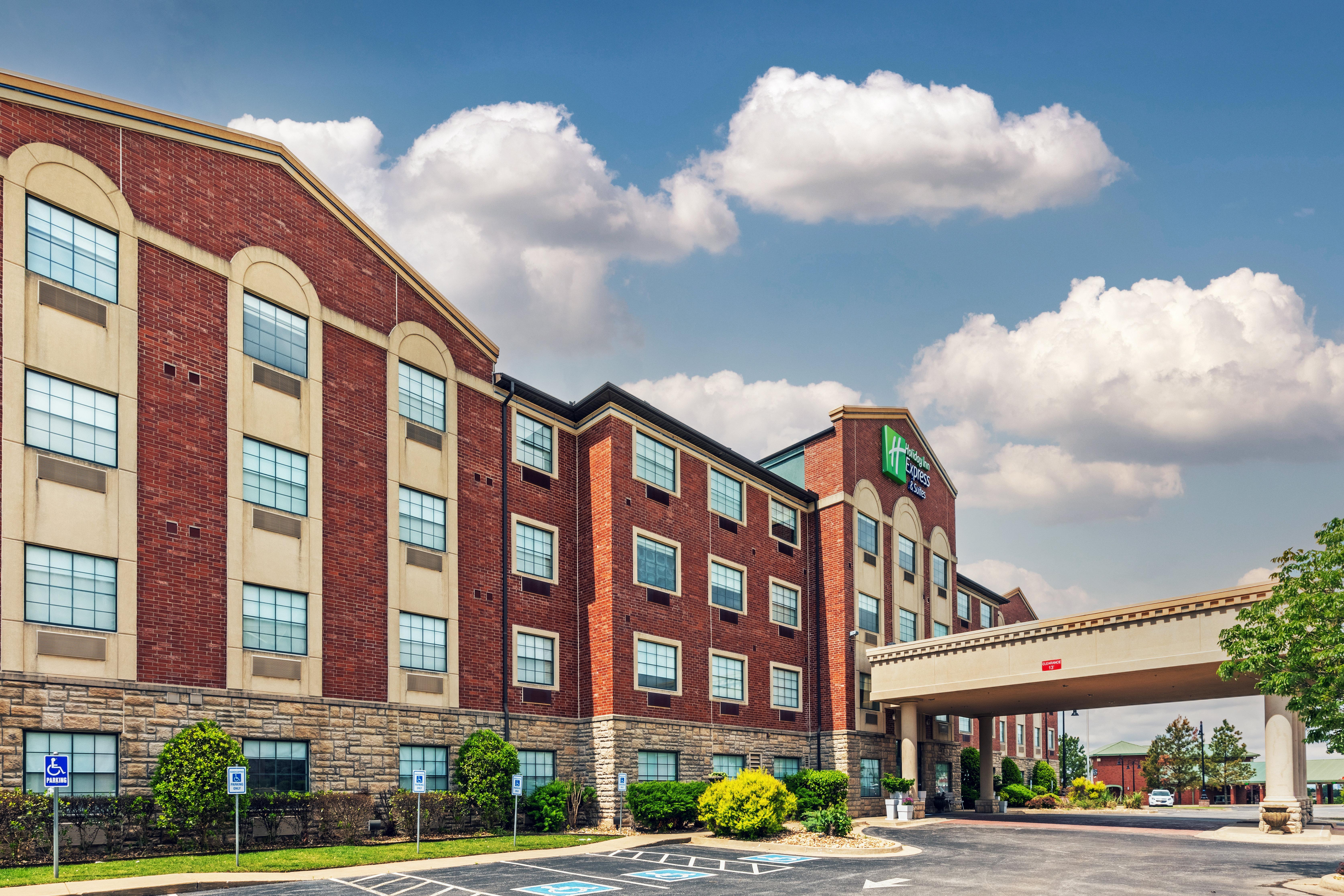 Holiday Inn Express & Suites Tulsa S Broken Arrow Hwy 51 By Ihg Exterior photo