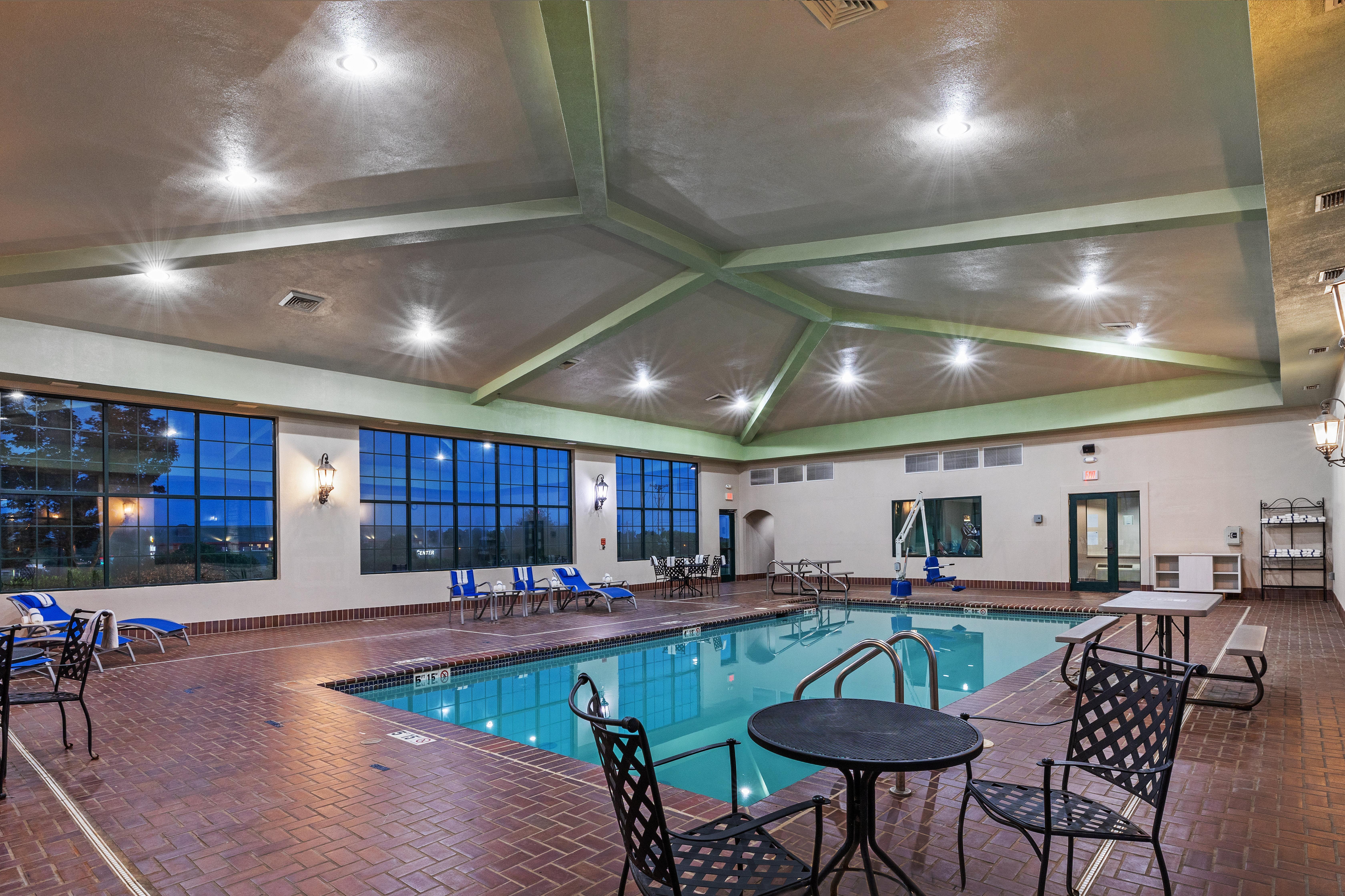 Holiday Inn Express & Suites Tulsa S Broken Arrow Hwy 51 By Ihg Exterior photo