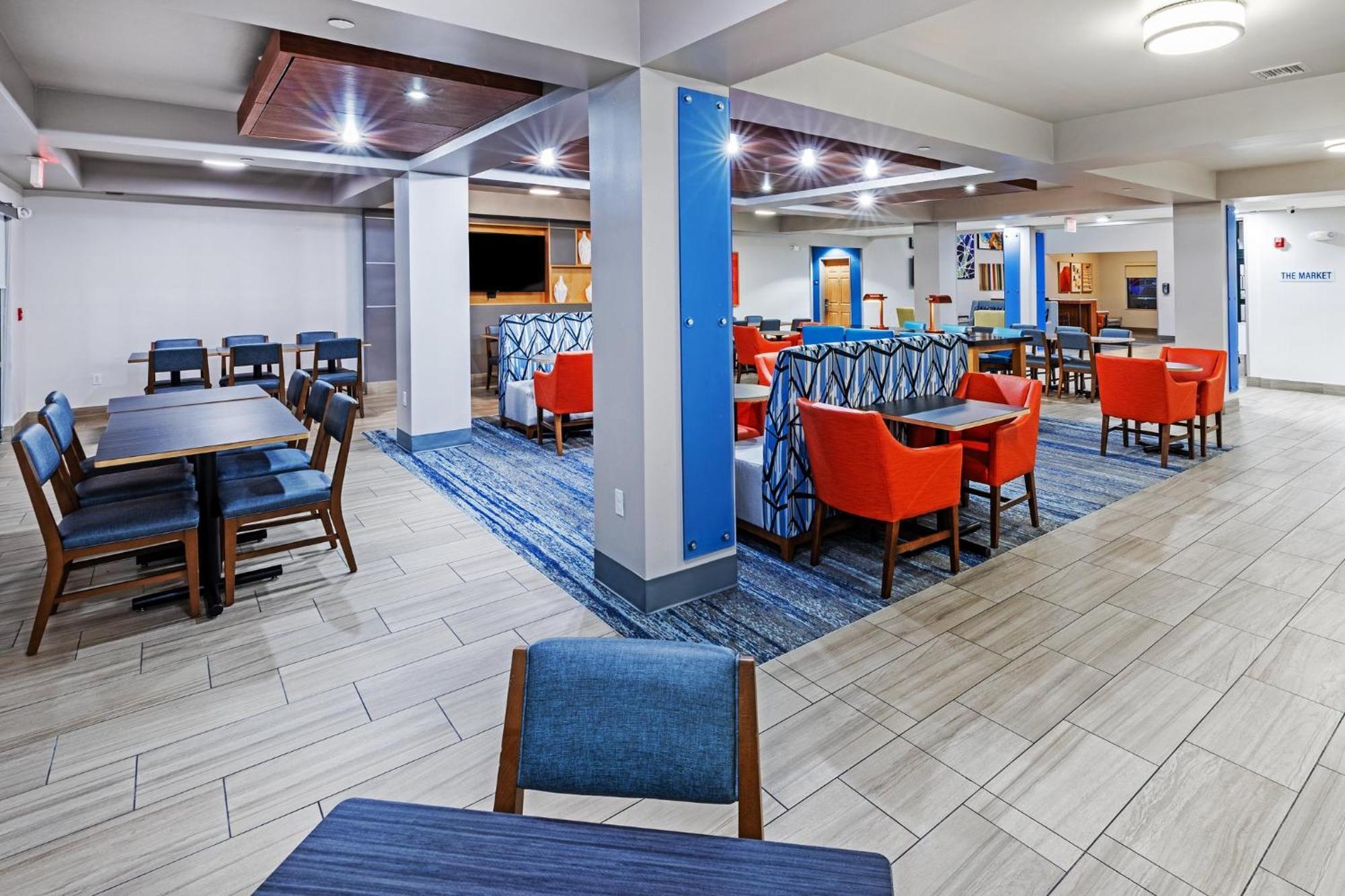 Holiday Inn Express & Suites Tulsa S Broken Arrow Hwy 51 By Ihg Exterior photo