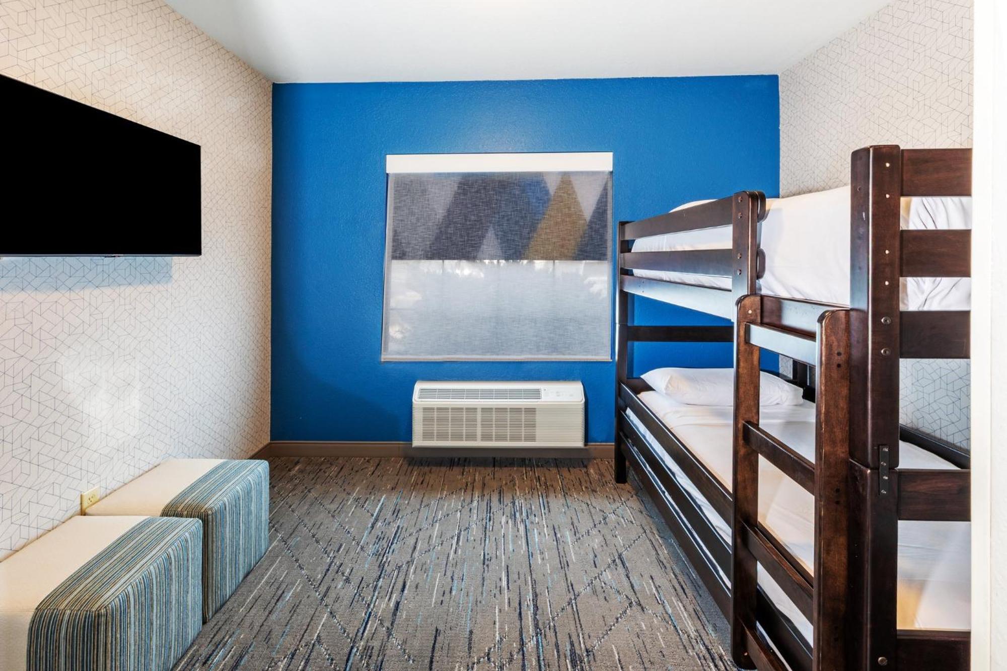 Holiday Inn Express & Suites Tulsa S Broken Arrow Hwy 51 By Ihg Exterior photo