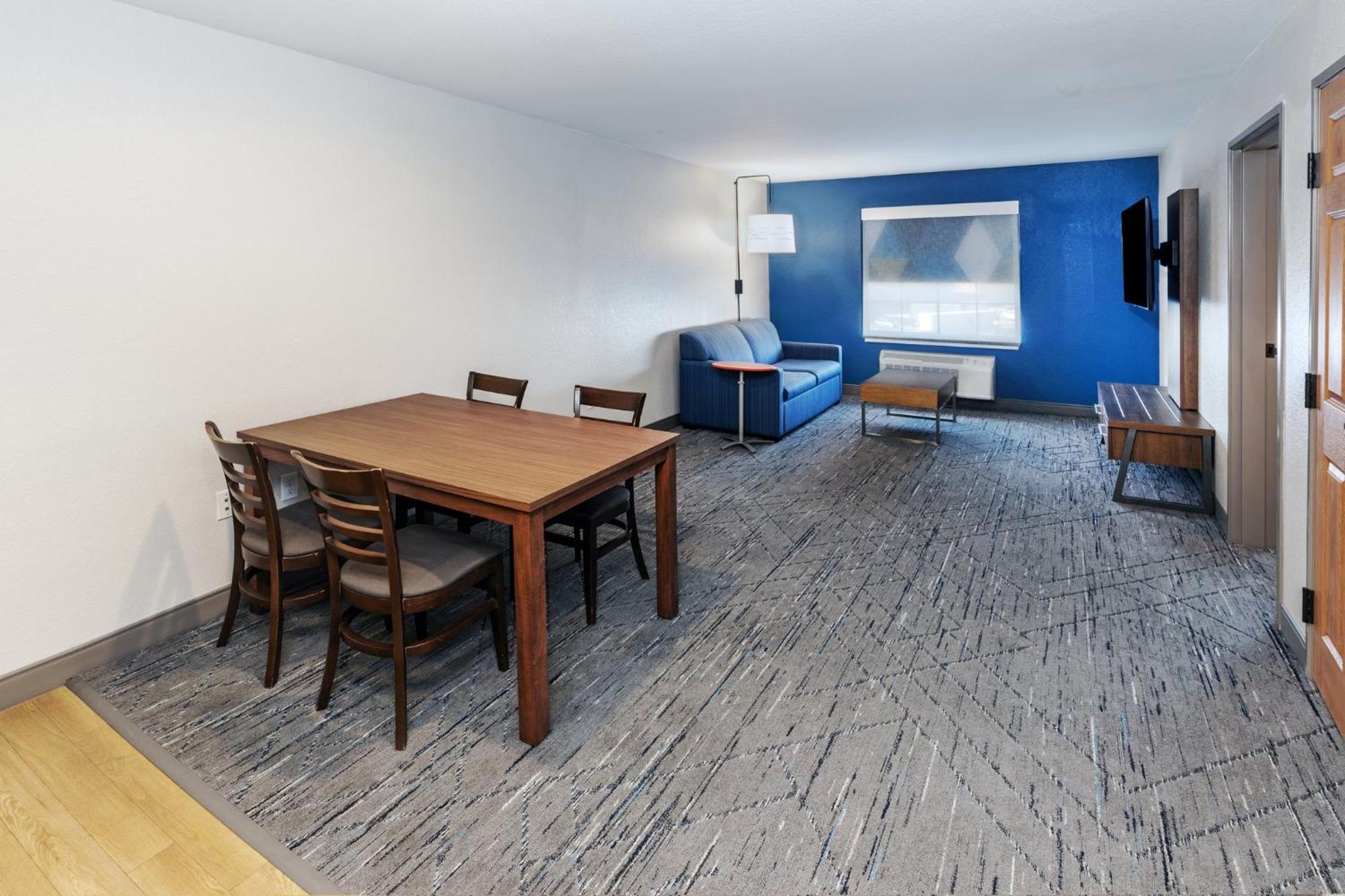 Holiday Inn Express & Suites Tulsa S Broken Arrow Hwy 51 By Ihg Exterior photo