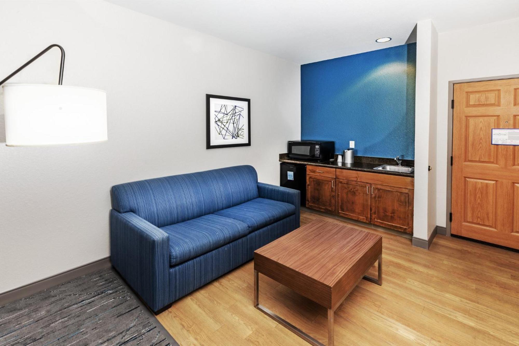 Holiday Inn Express & Suites Tulsa S Broken Arrow Hwy 51 By Ihg Exterior photo